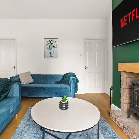 Lovely - Sleeps 8 - Parking & Wifi بيت للعطل سكيبتون