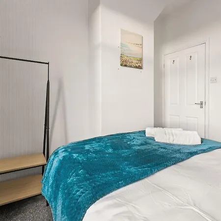 Lovely - Sleeps 8 - Parking & Wifi Сasa de vacaciones Skipton