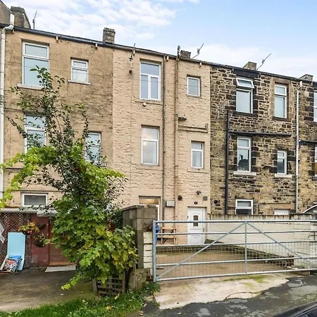Lovely - Sleeps 8 - Parking & Wifi * Skipton