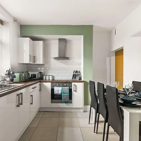 Сasa de vacaciones Lovely - Sleeps 8 - Parking & Wifi Skipton